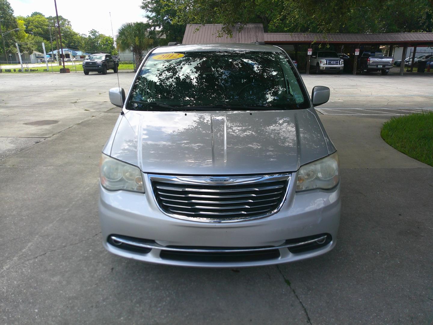 2012 SLV CHRYSLER TOWN and COUNTRY TOURI (2C4RC1BGXCR) , located at 1200 Cassat Avenue, Jacksonville, FL, 32205, (904) 695-1885, 30.302404, -81.731033 - Photo#0